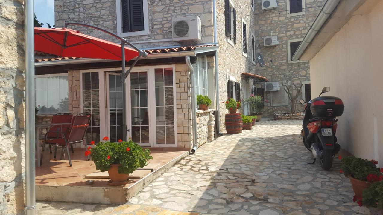 Istrska Kamnita Hisa Soncni Medulin Villa Exterior photo